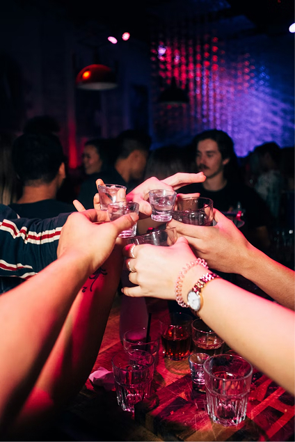 朋友们干杯